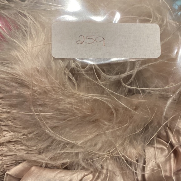 NWT Rachel Zoe Crop Tank Top Beige With Feathers On Strap Size Medium - Picture 8 of 8